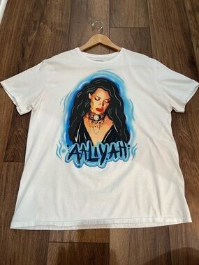 Aaliyah Official C-Life Group Graphic T-Shirt XL White Blue Airbrush Y2K Hip-Hop